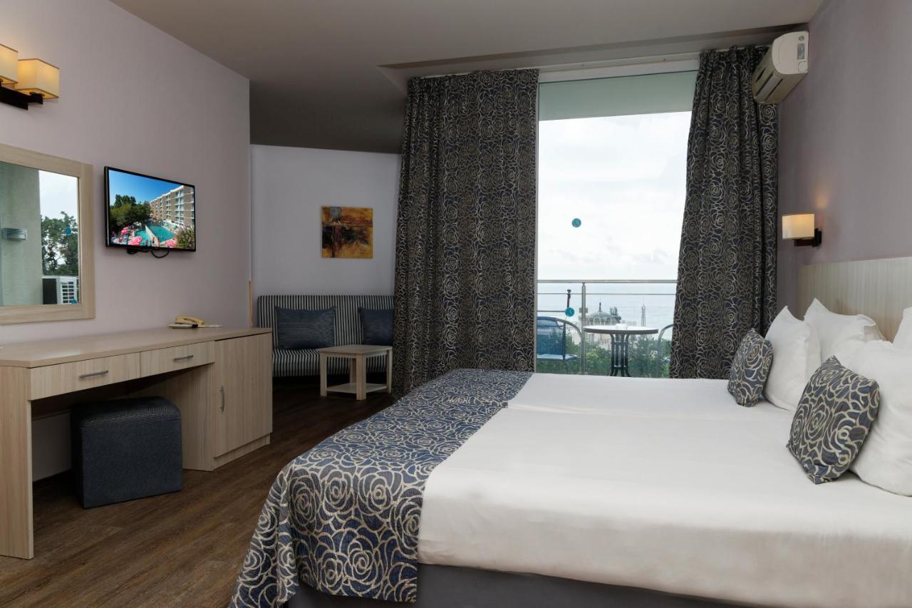 Hotel Slavey Golden Sands Bagian luar foto